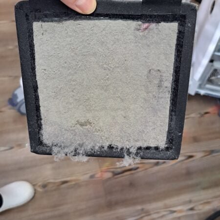 verschmutzter Luftfilter am Ultraschallgerät